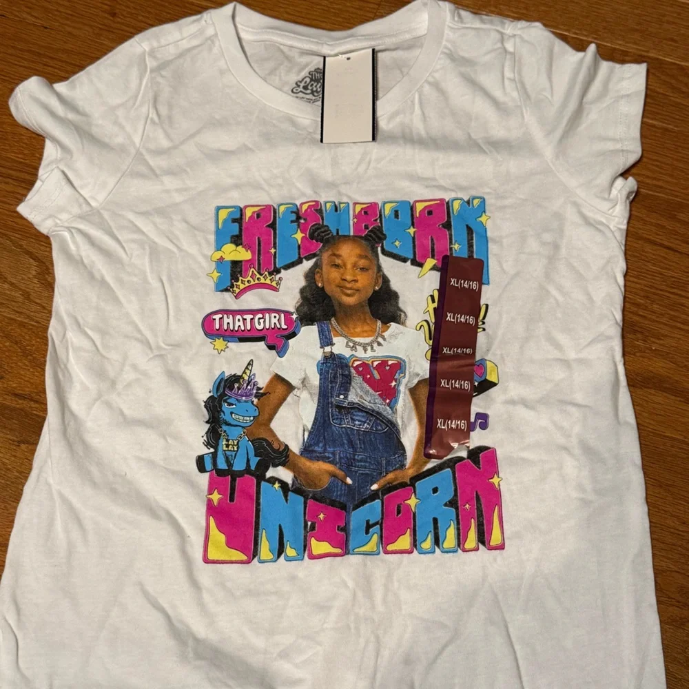 White That Girl LayLay Graphic Kids T-Shirt - Picture 1 of 1